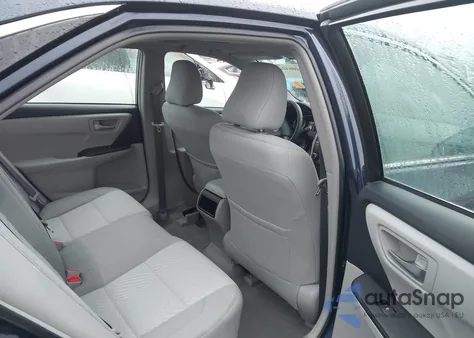 2017 Toyota Camry Le z USA, uszkodzony, nr VIN 4T1BF1FK5HU803652